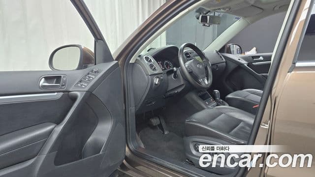 Volkswagen New Tiguan 5N, 2013 15