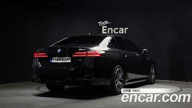 BMW 5시리즈 (G60) 520i M Sport, 2024 2