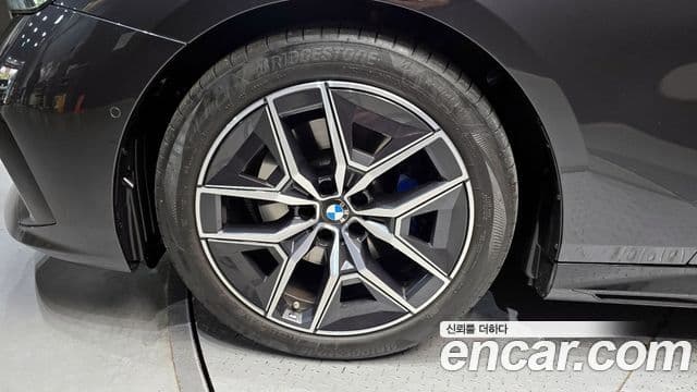 BMW 5시리즈 (G60) 520i M Sport, 2024 все фото