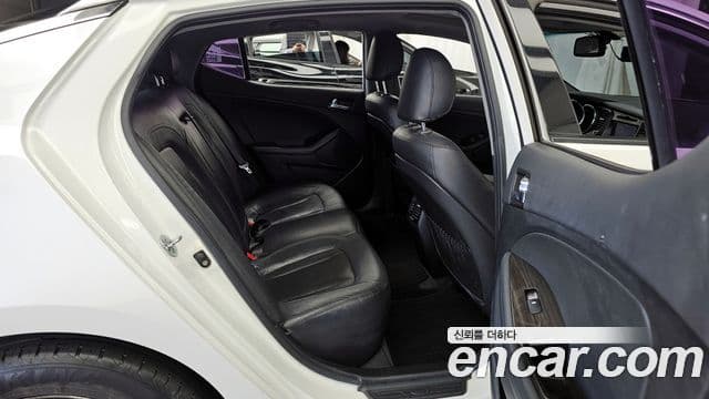 Kia K5 Luxury, 2011 12