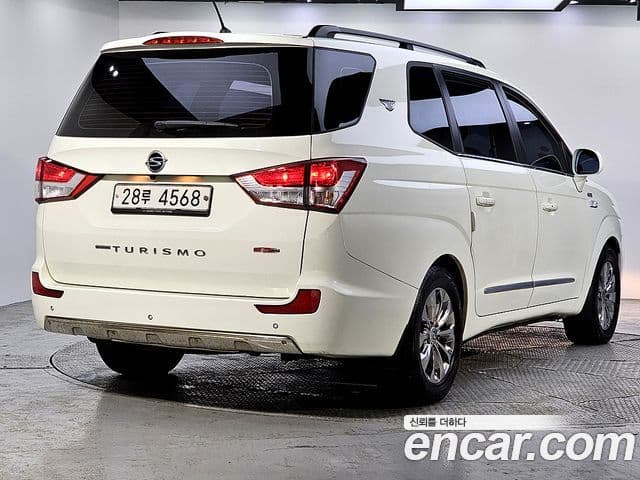 KG모빌리티(SsangYong) Korando 투리스모 4WD TX 9인승, 2018 4