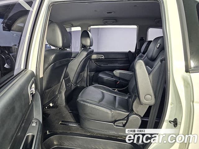 KG모빌리티(SsangYong) Korando 투리스모 4WD TX 9인승, 2018 9