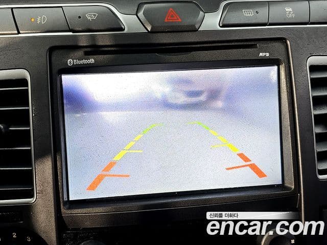 KG모빌리티(SsangYong) Korando 투리스모 4WD TX 9인승, 2018 13