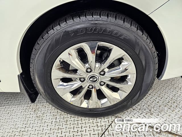 KG모빌리티(SsangYong) Korando 투리스모 4WD TX 9인승, 2018 20