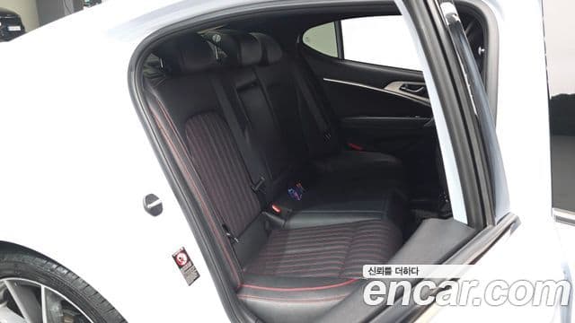 Genesis G70 Sport пакет, 2018 12