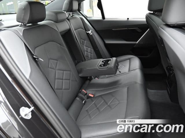 BMW 5시리즈 (G60), 2025 12