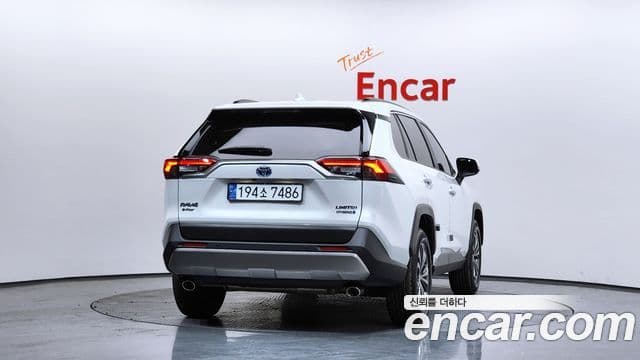 Toyota RAV4 5세대 2.5 4WD гибрид LTD, 2024 4