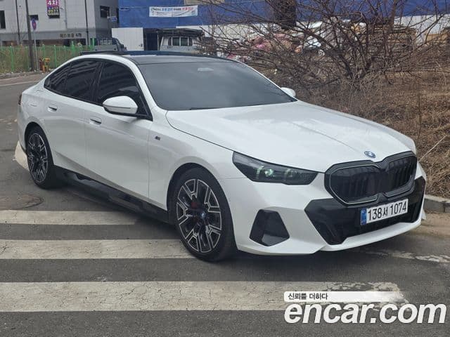 BMW 5시리즈 (G60) 530e xDrive M Sport Pro, 2025 4
