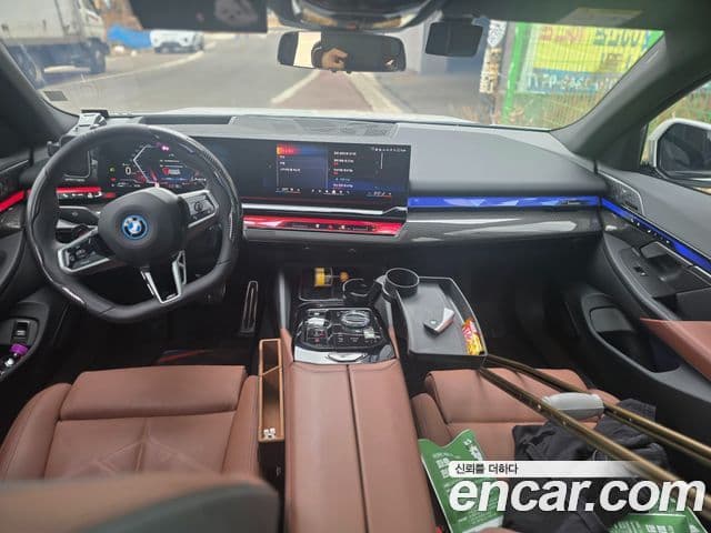 BMW 5시리즈 (G60) 530e xDrive M Sport Pro, 2025 9
