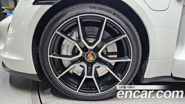 Porsche 타이칸 4S, 2024 все фото