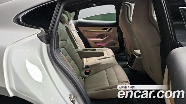 Porsche 타이칸 4S, 2024 13