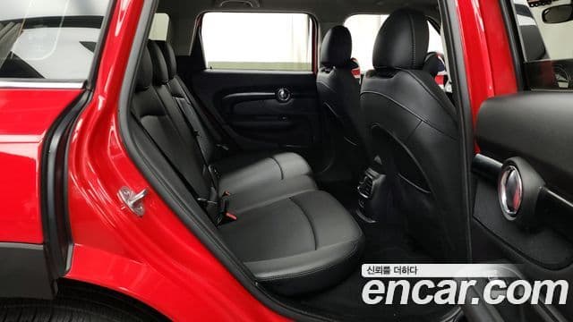 Mini Cooper 클럽맨 2세대, 2023 12