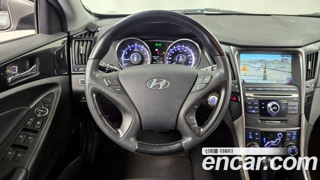 Hyundai YF Sonata топовая версия, 2010 13