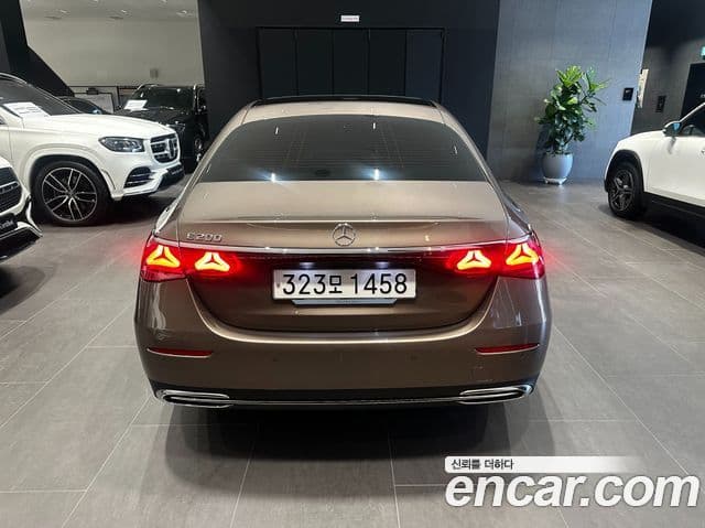 Mercedes-Benz E-класс W214 Avantgarde, 2025 4