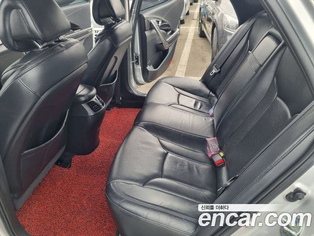 Hyundai Grandeur HG Premium, 2014 16