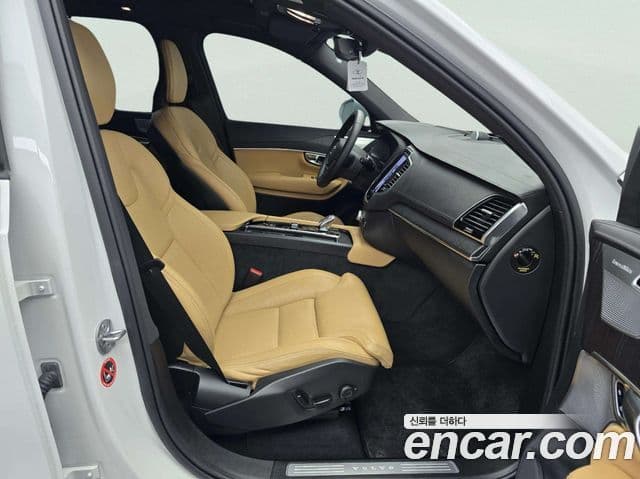 Volvo XC90 2세대 B6 Ultra Bright, 2025 10