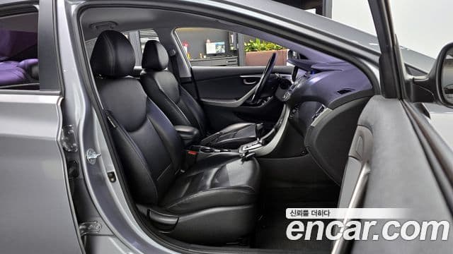 Hyundai Avante MD M16 GDI Avenue, 2014 10