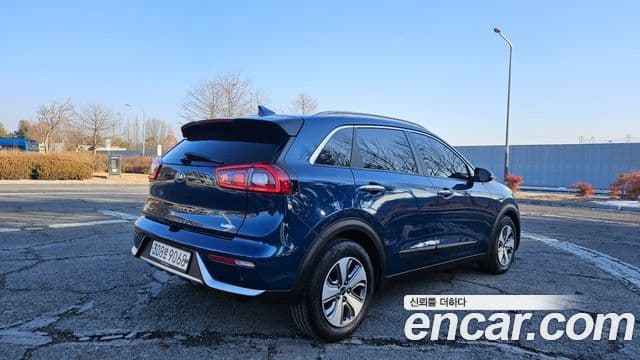 Kia Niro Prestige, 2018 4