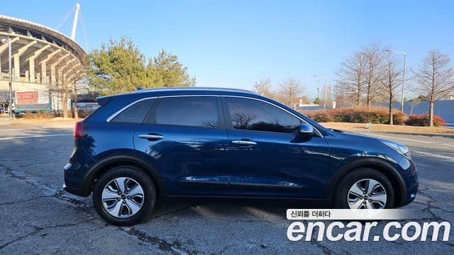 Kia Niro Prestige, 2018 6