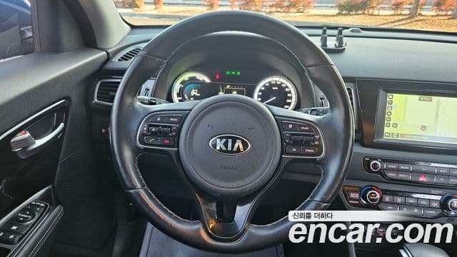 Kia Niro Prestige, 2018 12