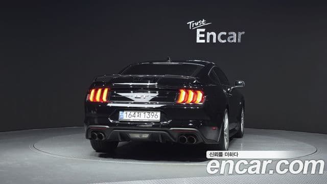 Ford Mustang GT купе, 2020 4