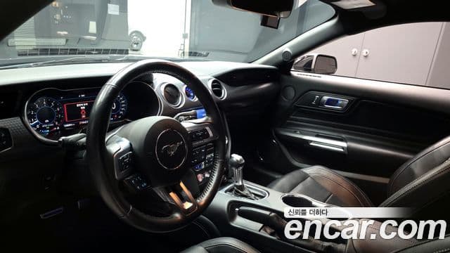 Ford Mustang GT купе, 2020 7