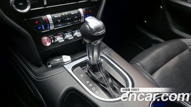 Ford Mustang GT купе, 2020 9