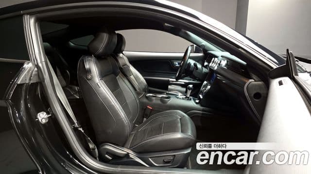 Ford Mustang GT купе, 2020 11