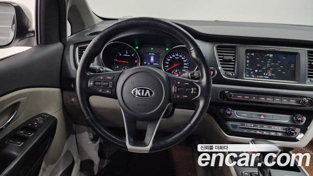 Kia The / новый New Carnival Luxury, 2020 13