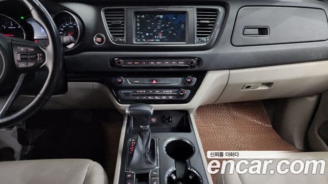 Kia The / новый New Carnival Luxury, 2020 15