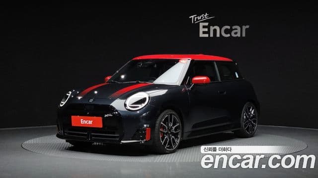 Mini Cooper Электрический (Electric) 4세대 JCW, 2025 1