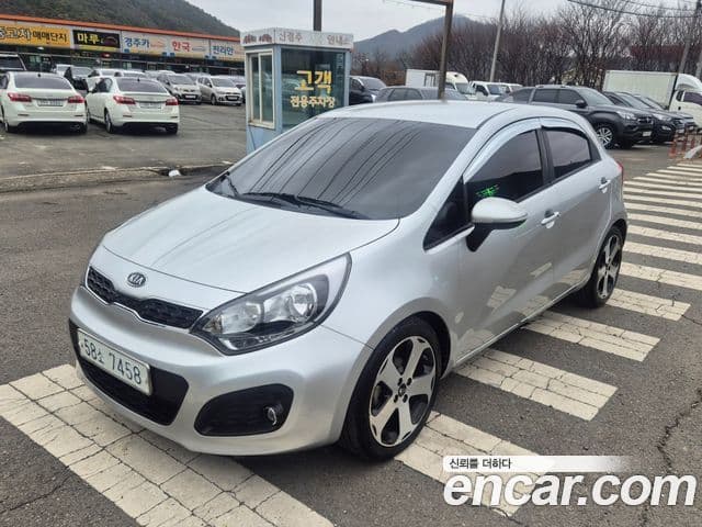 Kia All New Pride Prestige, 2012 1