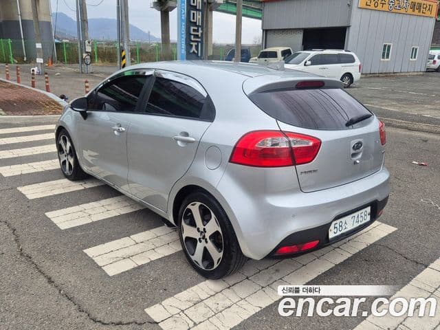 Kia All New Pride Prestige, 2012 2