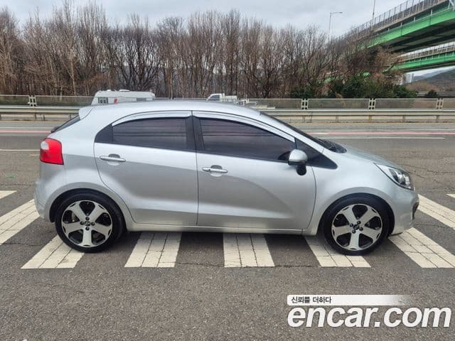 Kia All New Pride Prestige, 2012 18