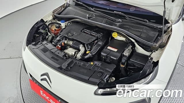 Ситроен / DS C4 Cactus 1.6 BlueHDi Shine, 2017 6