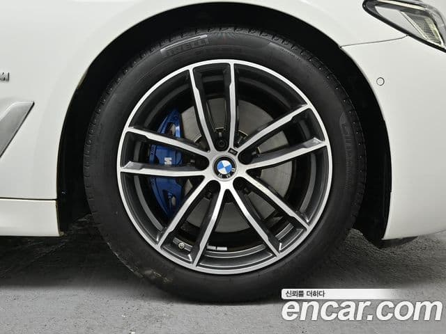 BMW 5시리즈 (G30) 520i M Sport, 2023 все фото