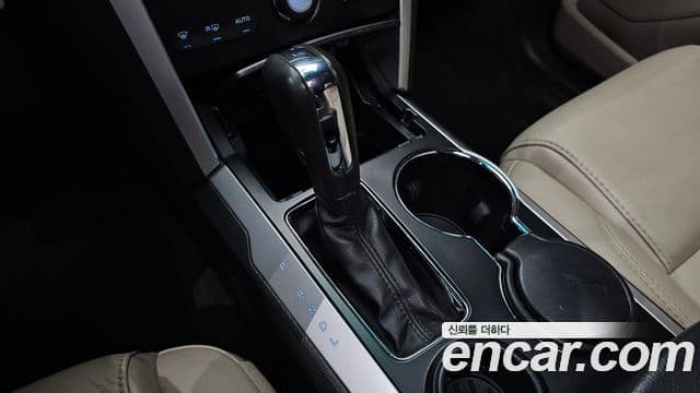 Ford Explorer XLX, 2015 9