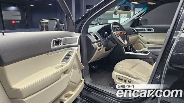 Ford Explorer XLX, 2015 11