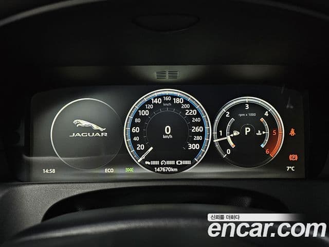 Jaguar XF (X260) 20d Portfolio, 2017 9