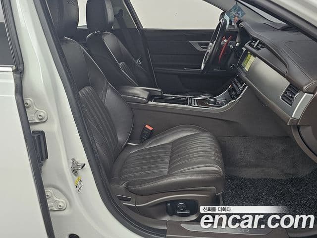 Jaguar XF (X260) 20d Portfolio, 2017 10