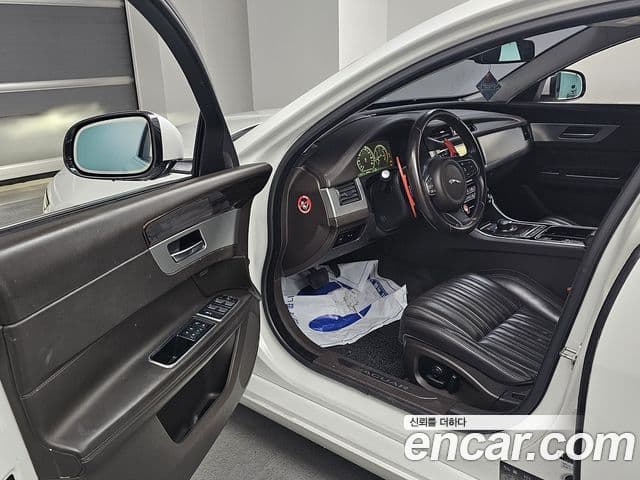 Jaguar XF (X260) 20d Portfolio, 2017 11