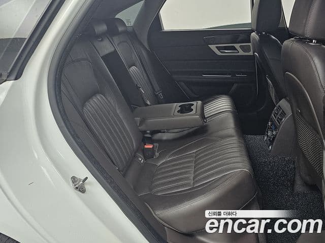 Jaguar XF (X260) 20d Portfolio, 2017 12
