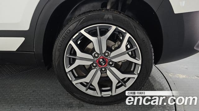 Kia Seltos Signature, 2022 все фото