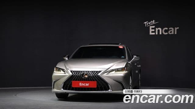 Lexus ES300h 7세대 Luxury Plus, 2023 3
