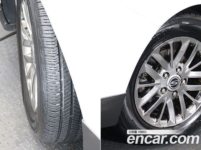 KG모빌리티(SsangYong) Korando 투리스모 4WD Extreme 9인승, 2015 все фото