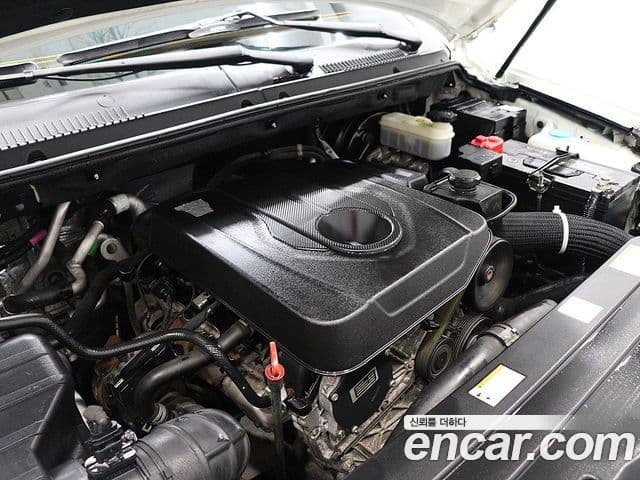 KG모빌리티(SsangYong) Korando 투리스모 4WD Extreme 9인승, 2015 19