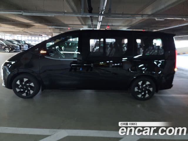 Hyundai Staria Inspiration, 2026 1