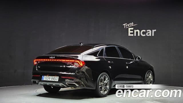 Kia K5 3세대 Signature, 2022 2