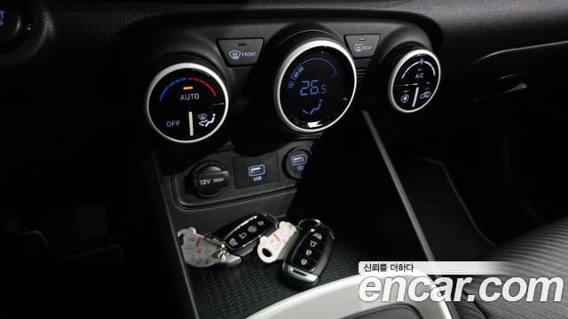 Hyundai Venue 1.6 Flux, 2020 16