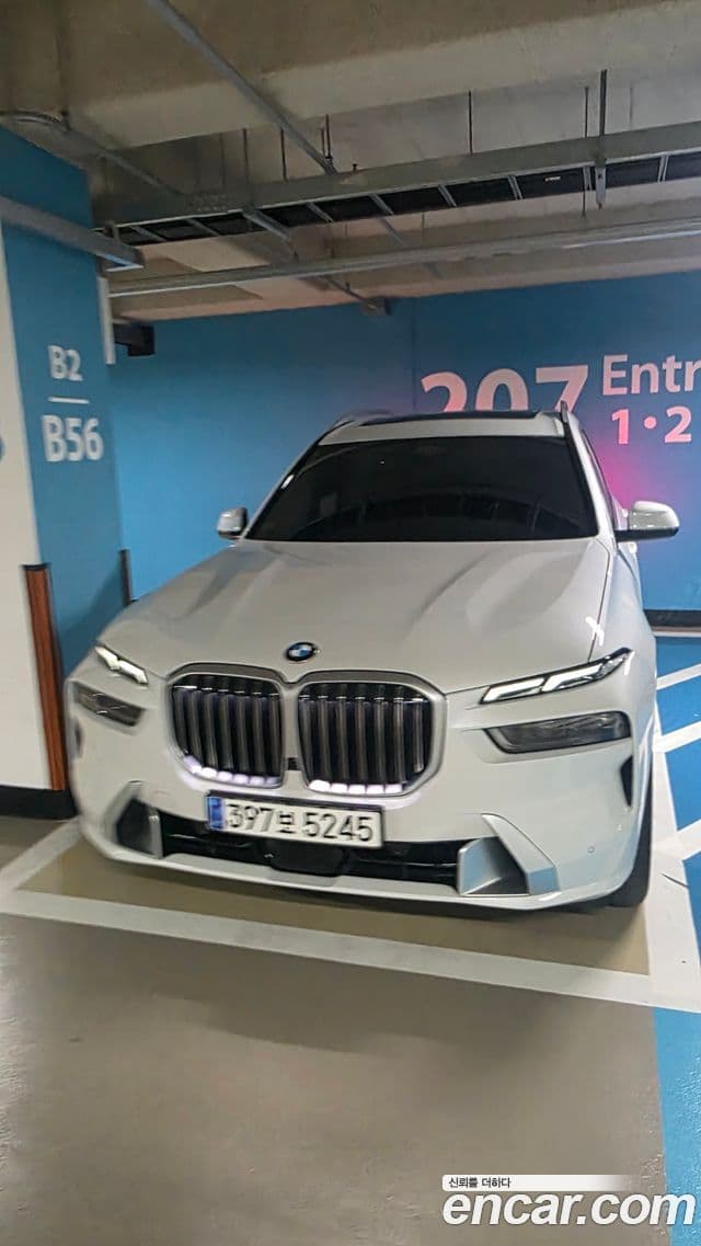 BMW X7 (G07) xDrive 40i Design Pure Excellence 6인승, 2025 3